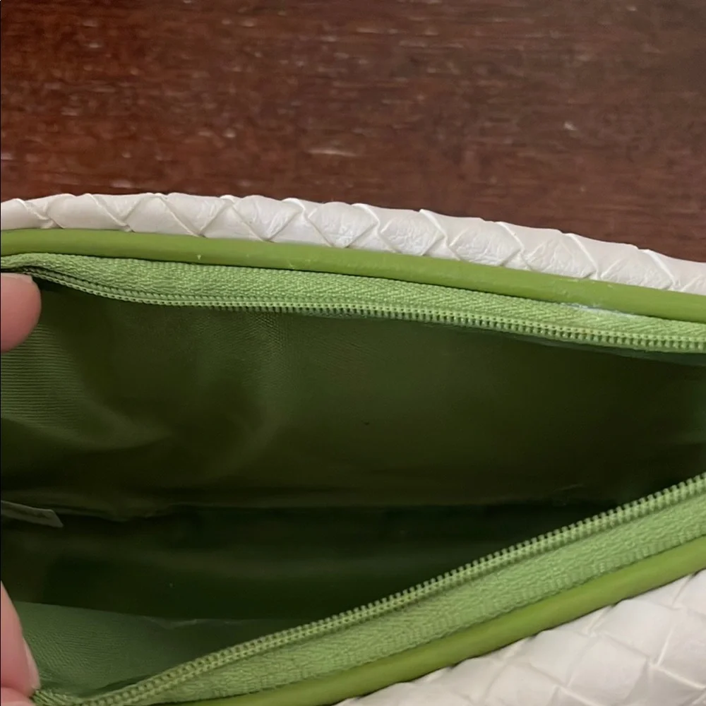 3/$10 Jewelry 💎Sale!! White and Green Cosmetic Bag with Quilted Pattern